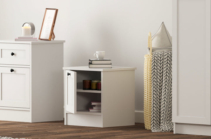 Daisy 1 Door Bedside Table-Evuhome-Flat Pack (Self-Assembly)-Evuhome